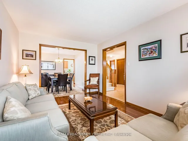 Additional image 11 of 34 Inverary Dr