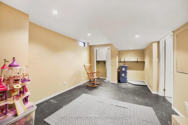 Additional image 31 of 130 Huntingwood Ave