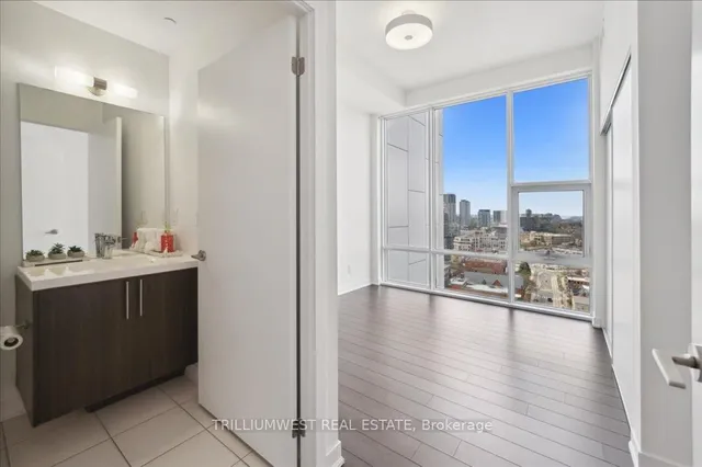 Additional image 30 of 85 Duke St Unit 1702