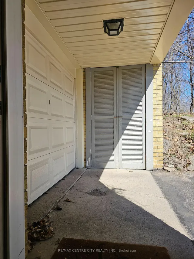 Additional image 30 of 274 Burnett Ave