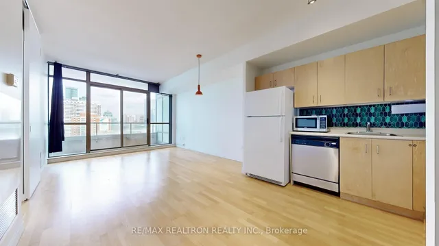 Additional image 8 of 281 Mutual St Unit 1506