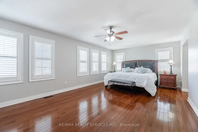 Additional image 19 of 18 Armani Lane