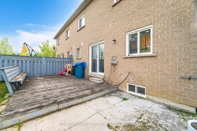 Additional image 35 of 71 Giraffe Ave