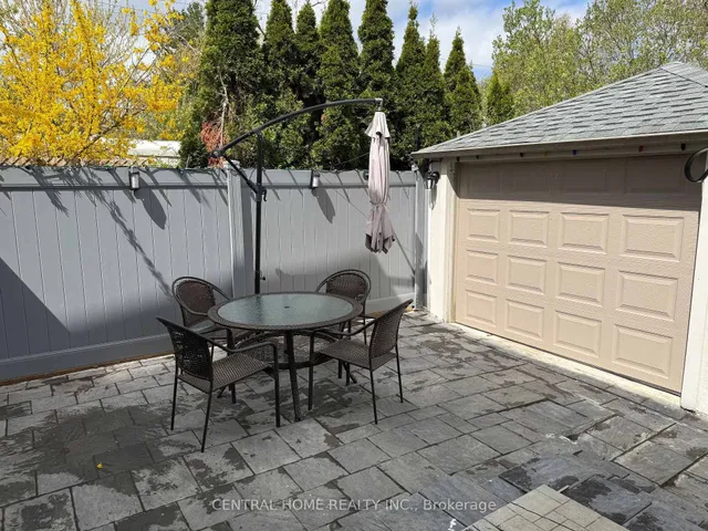 Additional image 34 of 298 Poyntz Ave