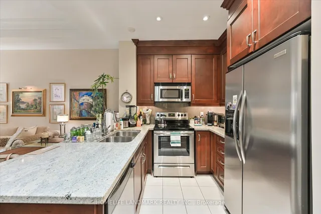 Additional image 13 of 20 Burkebrook Pl Unit 221