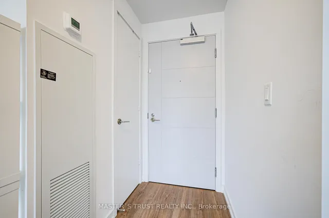 Additional image 5 of 203 College St Unit 1007