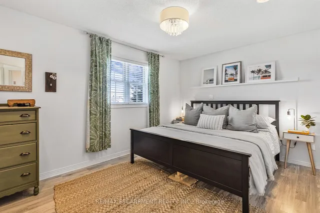 Additional image 14 of 51 Duncan Ave