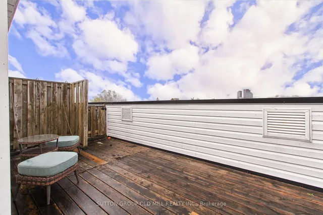 Additional image 29 of 760 Lawrence Ave Unit 167