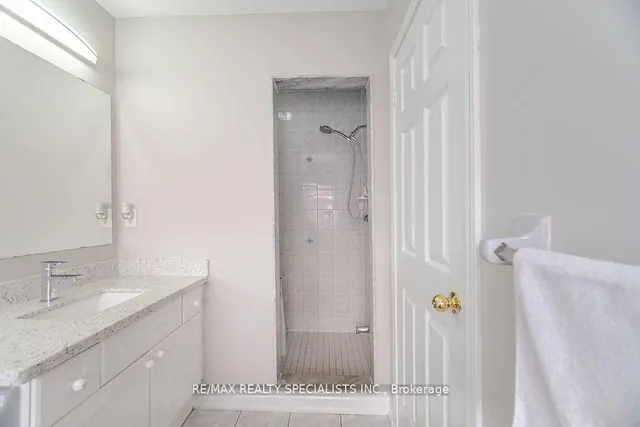 Additional image 27 of 8 Upshall Dr