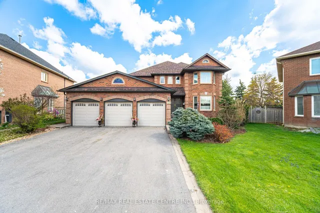 42 Fernbrook Cres