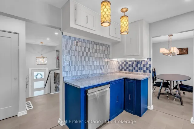 Additional image 11 of 692 Woodview Rd