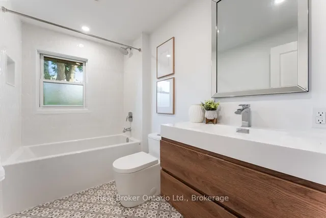 Additional image 18 of 307 South Crt