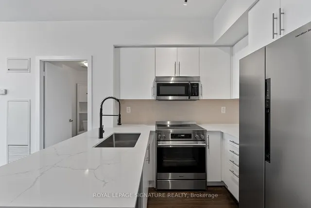 Additional image 4 of 65 Bremner Blvd Unit 4101