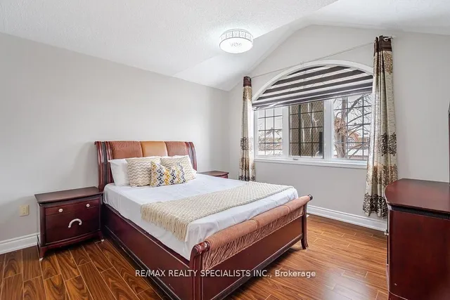 Additional image 30 of 8 Upshall Dr