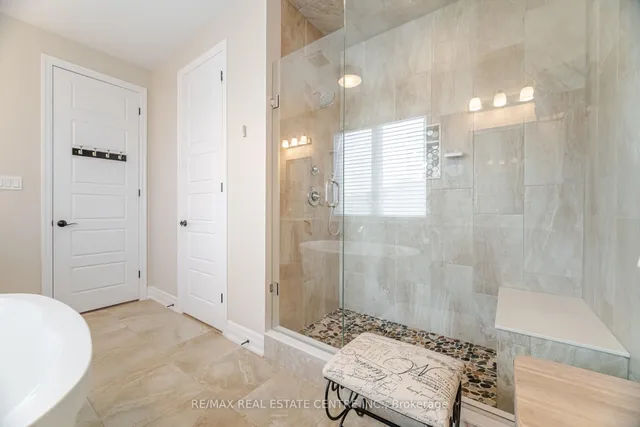 Additional image 19 of 156 Camellia Cres