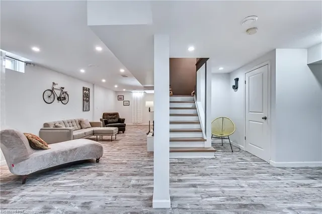 Additional image 26 of 27 Surrey Dr