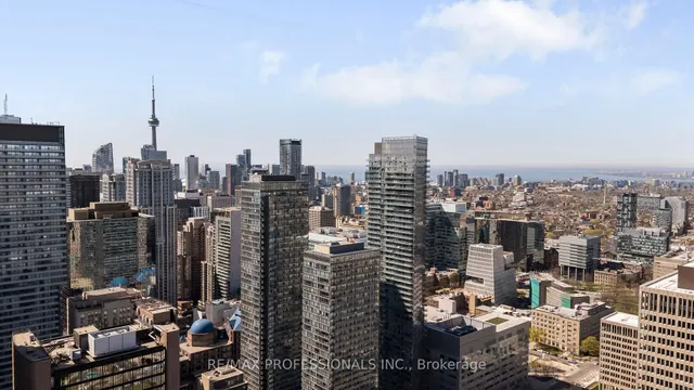 Additional image 4 of 832 Bay St Unit 4405