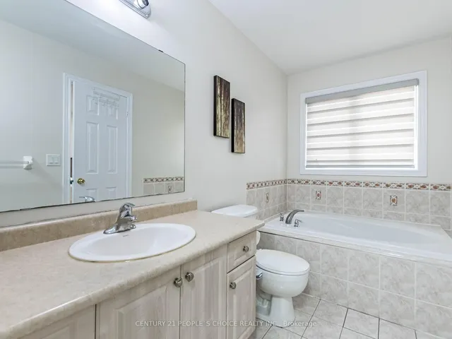 Additional image 29 of 74 Crystalview Cres