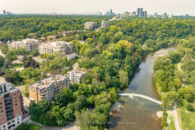 Additional image 34 of 40 Old Mill Rd Unit 102