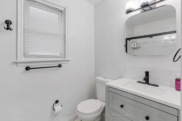 Additional image 32 of 292 Woodward Ave