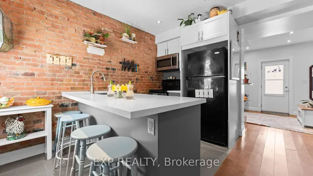 3224 Steeles Ave