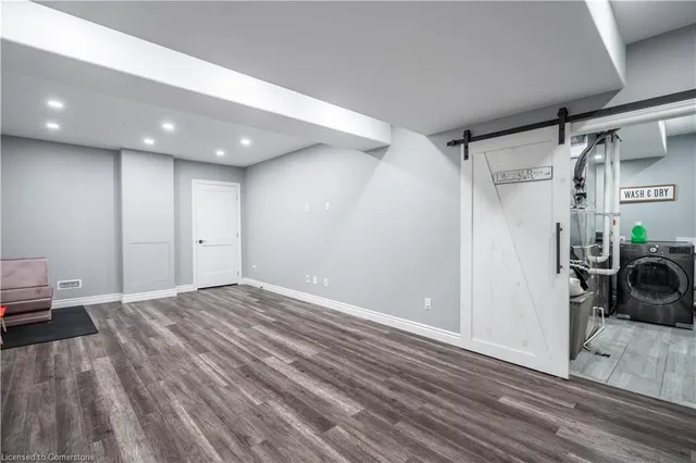 Additional image 33 of 304 Acadia Dr