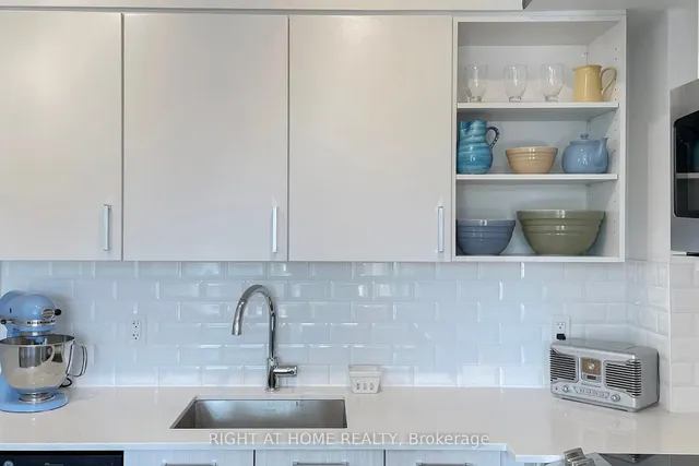 Additional image 10 of 385 Osler St Unit 202