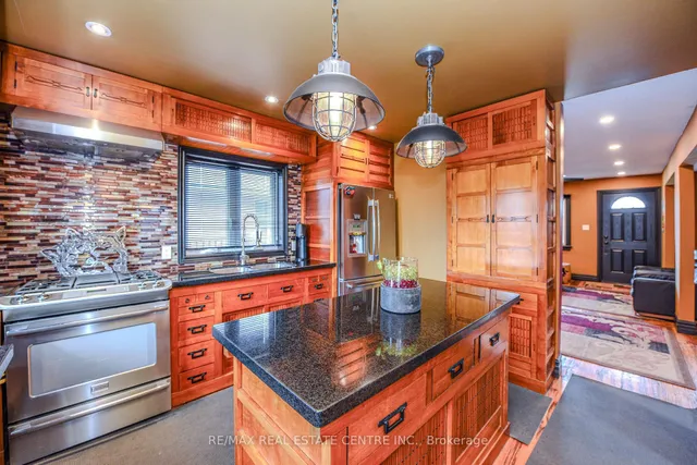 Additional image 14 of 14 Royce Ave