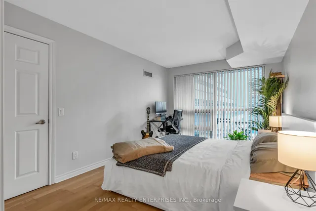 Additional image 26 of 763 Bay St Unit 404