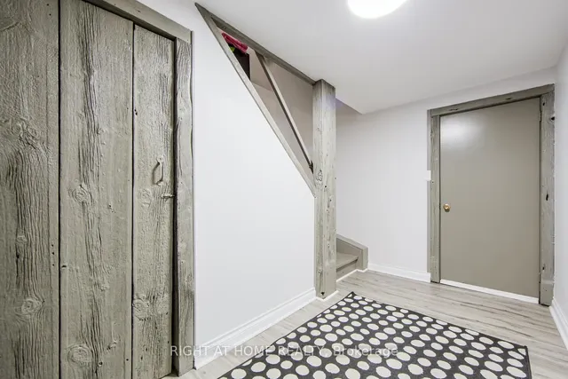 Additional image 31 of 1276 HILLVIEW Cres