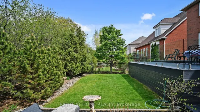 Additional image 46 of 1504 Pinery Cres