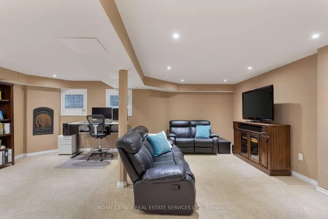 Additional image 30 of 2175 Country Club Dr Unit 19