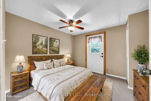 Additional image 17 of 137 Maple Cres