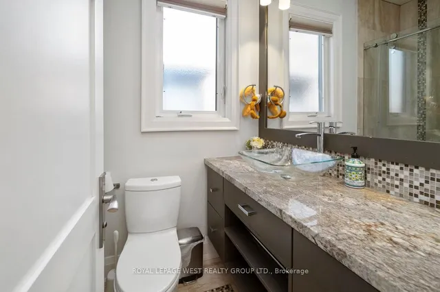 Additional image 34 of 218 Cameron Ave