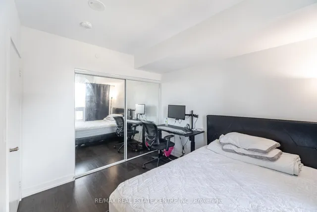 Additional image 14 of 19 Western Battery Rd Unit 1012