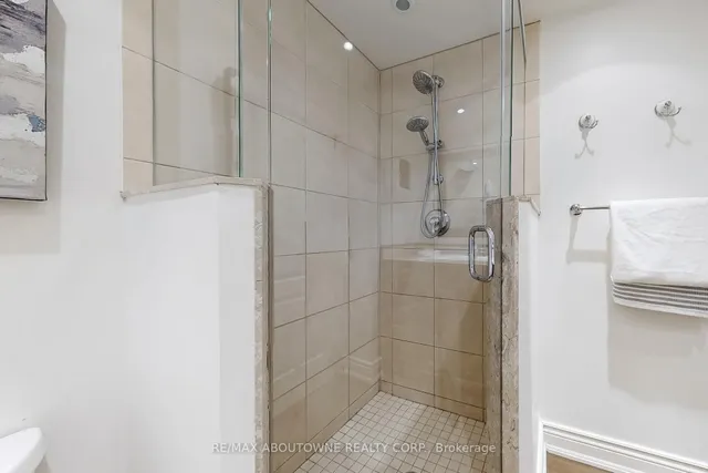 Additional image 42 of 2362 Canso Rd