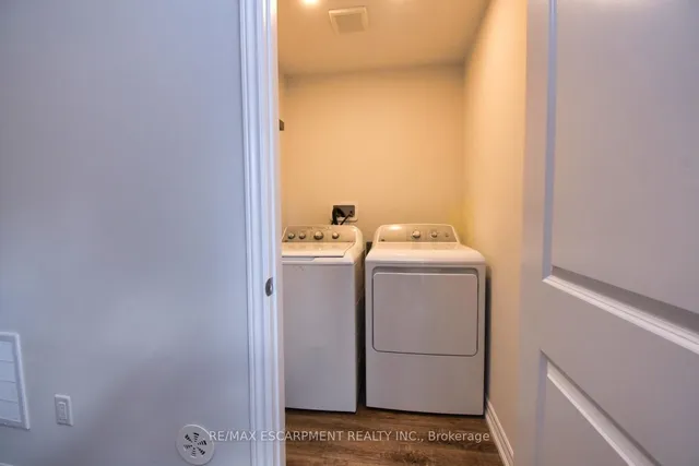 Additional image 35 of 187 Wilson St Unit 4