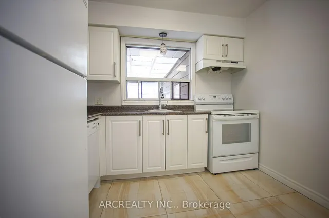 Additional image 43 of 16 Faith Ave