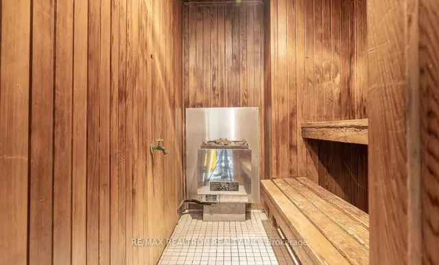 Additional image 16 of 401 Queens Quay Unit 403