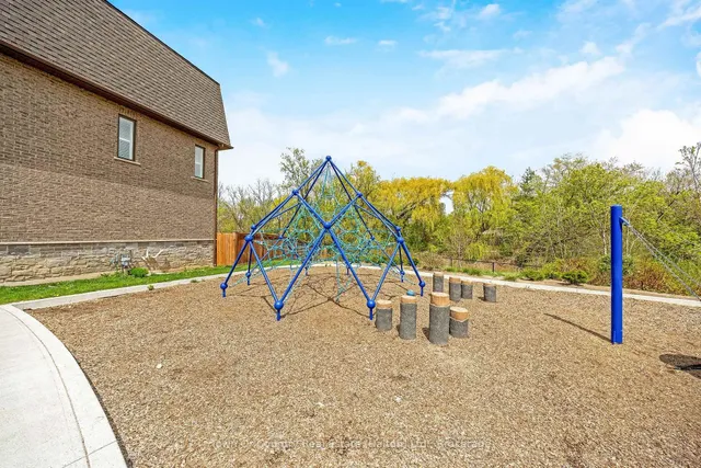 Additional image 20 of 445 Ontario St Unit 142