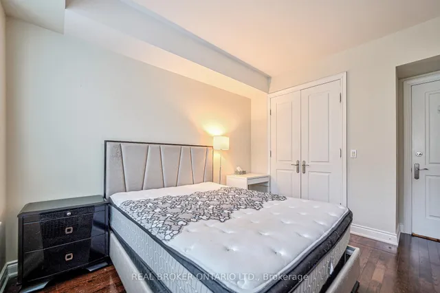 Additional image 26 of 761 Bay St Unit TH08