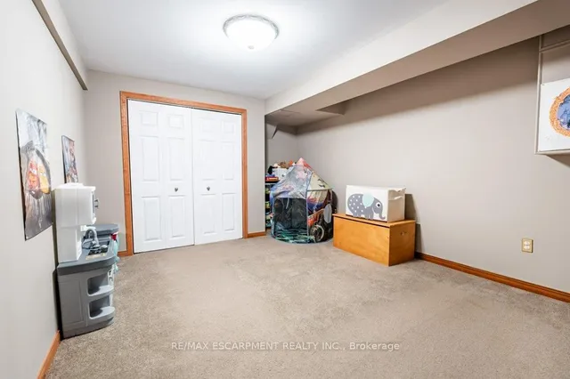 Additional image 33 of 14 Twin Crt