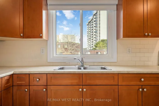 Additional image 24 of 290 Sprucewood Crt Unit 45