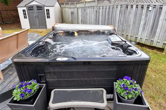 Additional image 32 of 419 Cottingham Cres