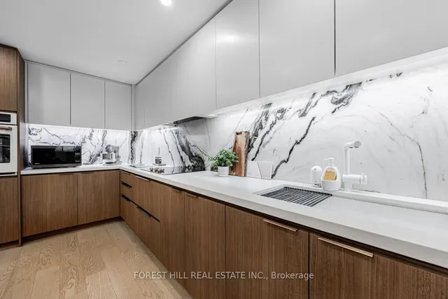 Additional image 10 of 900 Yonge St Unit 201