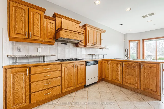 Additional image 25 of 388 Hemlock Ave