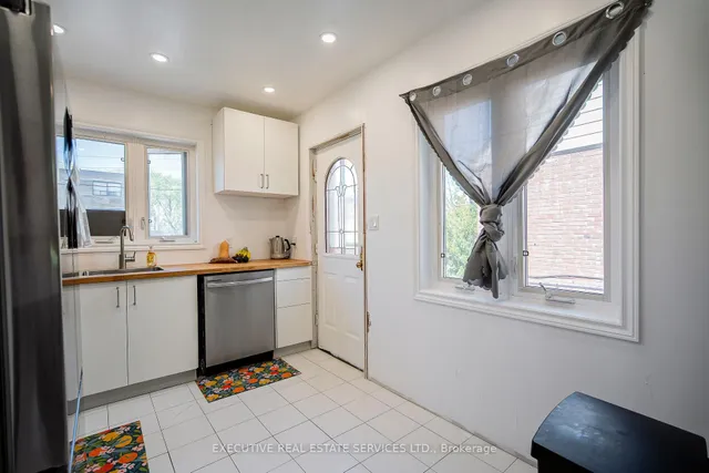 Additional image 18 of 49 Trethewey Dr