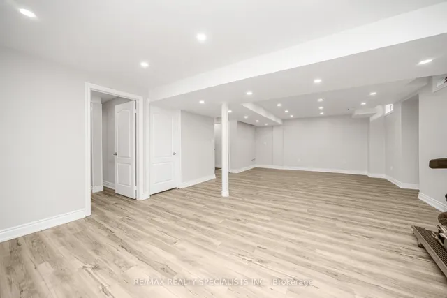 Additional image 43 of 102 Chalkfarm Cres