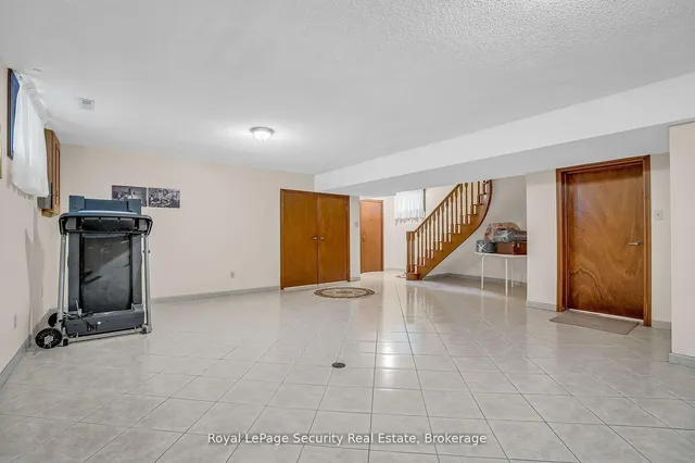 Additional image 41 of 27 Mulholland Ave