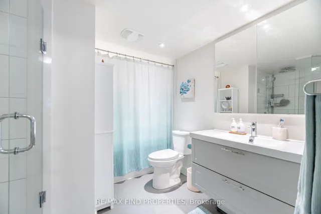 Additional image 32 of 33 University Ave Unit 704